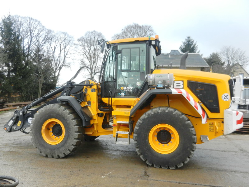 JCB-437_20000830 (1)